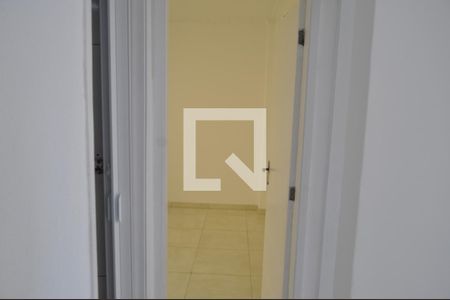 Corredor de apartamento para alugar com 2 quartos, 46m² em Lins de Vasconcelos, Rio de Janeiro