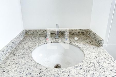 Apartamento à venda com 69m², 2 quartos e 1 vaga Apartamento à venda com 69m², 2 quartos e 1 vagaBanheiro da Suíte