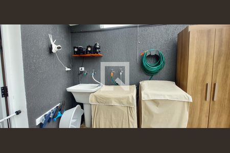 Casa à venda com 183m², 2 quartos e 3 vagas Casa à venda com 183m², 2 quartos e 3 vagasÁrea de Serviço