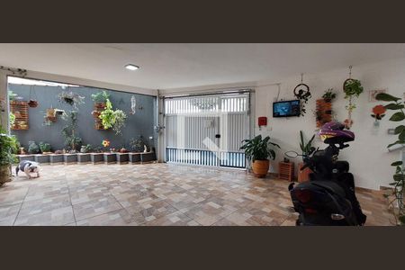 Casa à venda com 183m², 2 quartos e 3 vagas Casa à venda com 183m², 2 quartos e 3 vagasGaragem