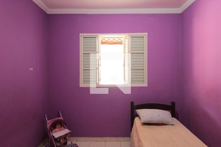 Casa à venda com 60m², 2 quartos e 2 vagasQuarto 2