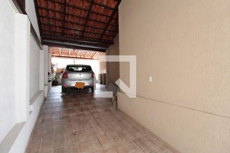 Casa à venda com 60m², 2 quartos e 2 vagasGaragem