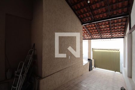 Casa à venda com 60m², 2 quartos e 2 vagasGaragem