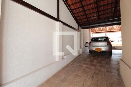 Casa à venda com 60m², 2 quartos e 2 vagasGaragem