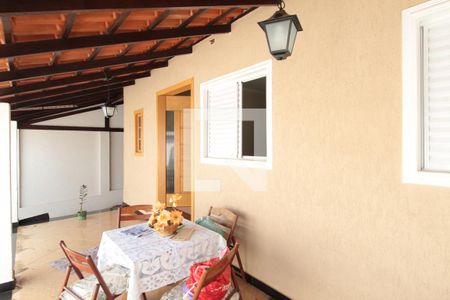 Casa à venda com 60m², 2 quartos e 2 vagasVaranda