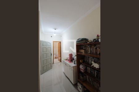 Casa à venda com 60m², 2 quartos e 2 vagasCorredor