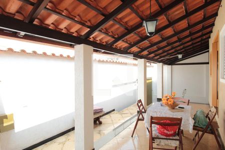 Casa à venda com 60m², 2 quartos e 2 vagasVaranda