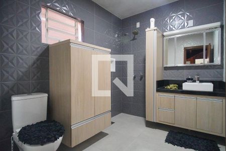 Casa à venda com 249m², 3 quartos e 2 vagas Casa à venda com 249m², 3 quartos e 2 vagasBanheiro 1