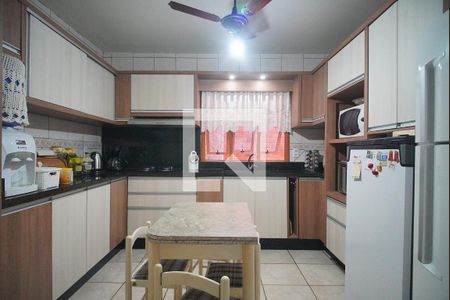 Casa à venda com 249m², 3 quartos e 2 vagas Casa à venda com 249m², 3 quartos e 2 vagasCozinha