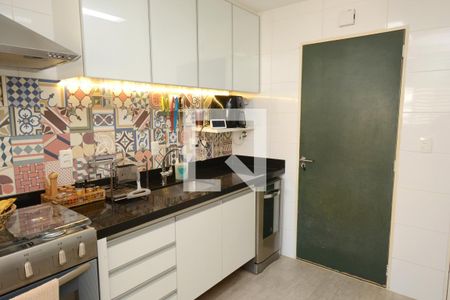 Apartamento à venda com 94m², 2 quartos e 2 vagasCozinha