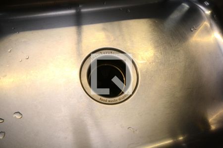 Apartamento à venda com 94m², 2 quartos e 2 vagasDetalhe da cozinha - Triturador de lixo