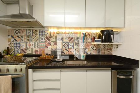 Apartamento à venda com 94m², 2 quartos e 2 vagasDetalhe da cozinha