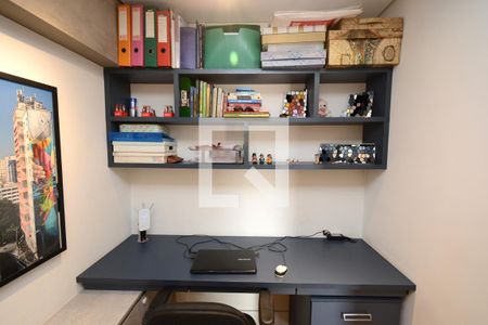 Apartamento à venda com 94m², 2 quartos e 2 vagasEscritório