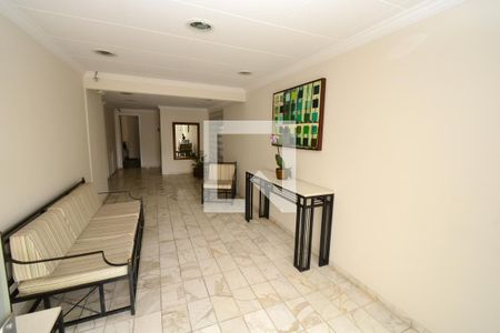 Apartamento à venda com 94m², 2 quartos e 2 vagasHall social