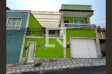 Casa para alugar com 100m², 2 quartos e sem vagaFachada + Plaquinha