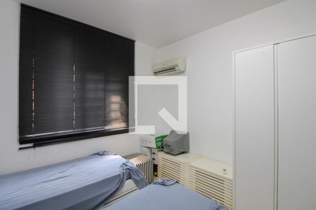 Casa à venda com 450m², 5 quartos e 6 vagasQuarto de hóspede