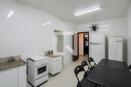 Casa à venda com 450m², 5 quartos e 6 vagasCozinha 2