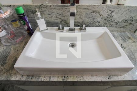 Casa à venda com 450m², 5 quartos e 6 vagasBanheiro da Semi - suíte  1 e 2