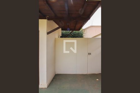 Casa à venda com 450m², 5 quartos e 6 vagasSauna