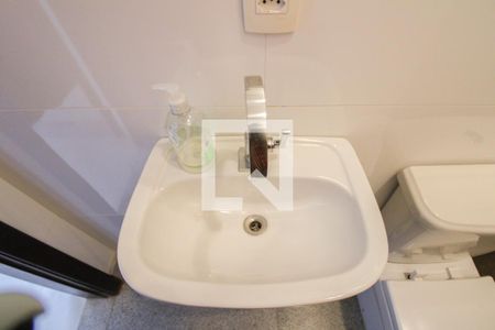 Casa à venda com 450m², 5 quartos e 6 vagasBanheiro de Serviço 