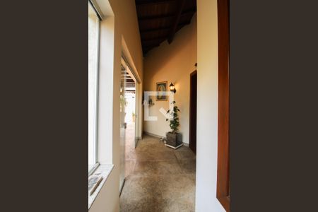 Casa à venda com 450m², 5 quartos e 6 vagasEntrada