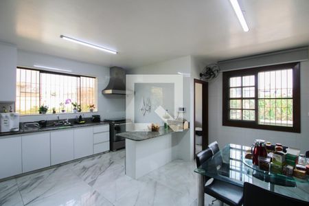 Casa à venda com 450m², 5 quartos e 6 vagasCozinha 1