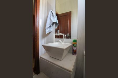 Casa à venda com 450m², 5 quartos e 6 vagasLavabo