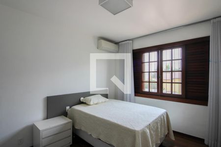 Casa à venda com 450m², 5 quartos e 6 vagasSemi - suíte 2