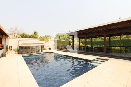 Casa à venda com 450m², 5 quartos e 6 vagasPiscina