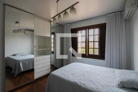 Casa à venda com 450m², 5 quartos e 6 vagasSuíte 2
