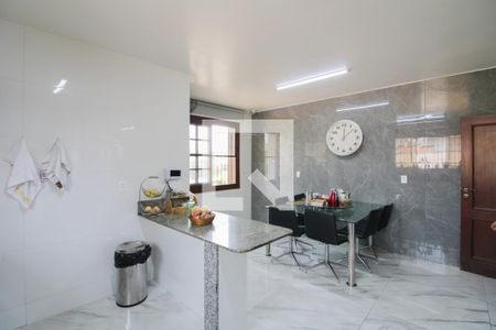 Casa à venda com 450m², 5 quartos e 6 vagasCozinha 1