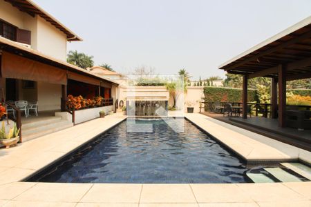 Casa à venda com 450m², 5 quartos e 6 vagasPiscina