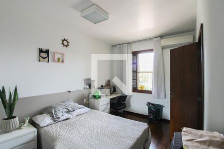 Casa à venda com 450m², 5 quartos e 6 vagasSemi - suíte 1