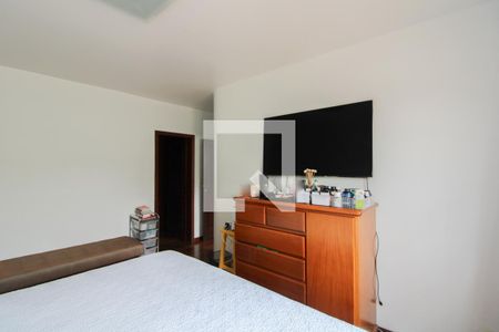 Casa à venda com 450m², 5 quartos e 6 vagasSuíte 1