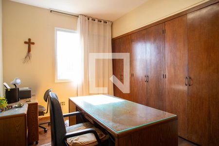 Apartamento à venda com 138m², 4 quartos e 2 vagasEscritório