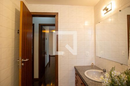 Apartamento à venda com 138m², 4 quartos e 2 vagasBanheiro