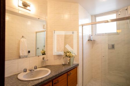 Apartamento à venda com 138m², 4 quartos e 2 vagasBanheiro