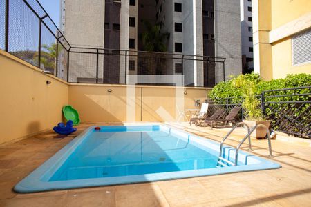 Apartamento à venda com 138m², 4 quartos e 2 vagasÁrea comum - Piscina