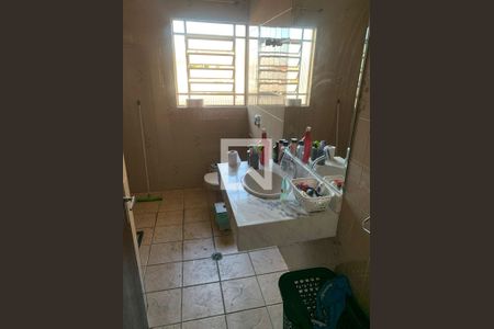 Casa à venda com 200m², 3 quartos e 4 vagasBanheiro