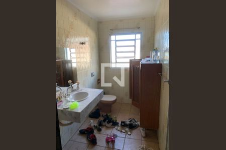 Casa à venda com 200m², 3 quartos e 4 vagasBanheiro