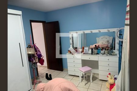 Casa à venda com 200m², 3 quartos e 4 vagasQuarto