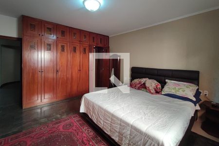 Casa à venda com 280m², 3 quartos e 6 vagasQuarto Suíte 2