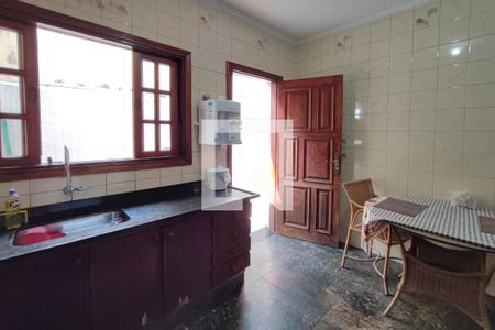 Casa à venda com 280m², 3 quartos e 6 vagasCozinha