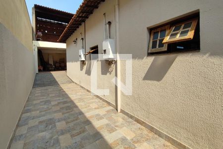 Casa à venda com 280m², 3 quartos e 6 vagasQuintal