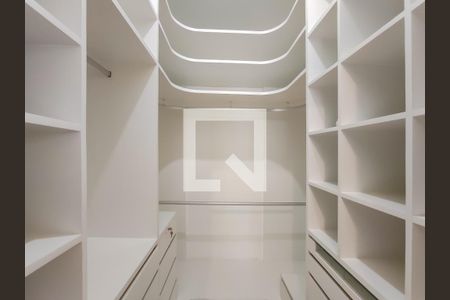 Apartamento à venda com 138m², 4 quartos e 2 vagasCloset da suíte