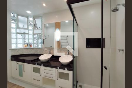 Apartamento à venda com 138m², 4 quartos e 2 vagasBanheiro da Suíte