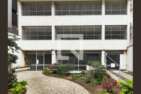 Apartamento à venda com 138m², 4 quartos e 2 vagasFachada e portaria
