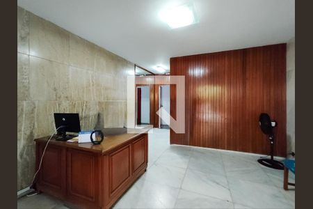 Apartamento à venda com 138m², 4 quartos e 2 vagasFachada e portaria