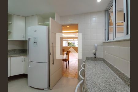 Apartamento à venda com 138m², 4 quartos e 2 vagasCozinha