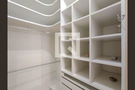 Apartamento à venda com 138m², 4 quartos e 2 vagasCloset da suíte